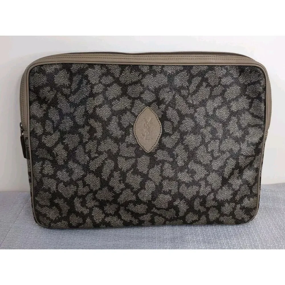 YVES‎ SAINT LAURENT Large Clutch Style Giraffe Pattern